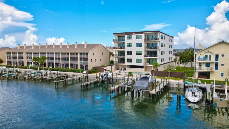 455 Pinellas Bayway S #2b, FL