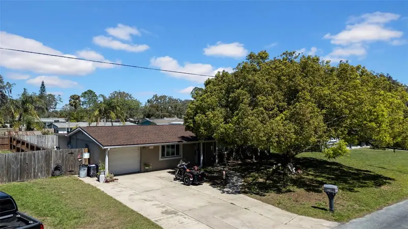 7353 Banner St, FL