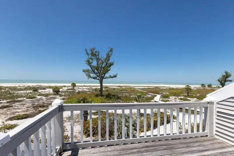 17 Seawatch Dr, FL