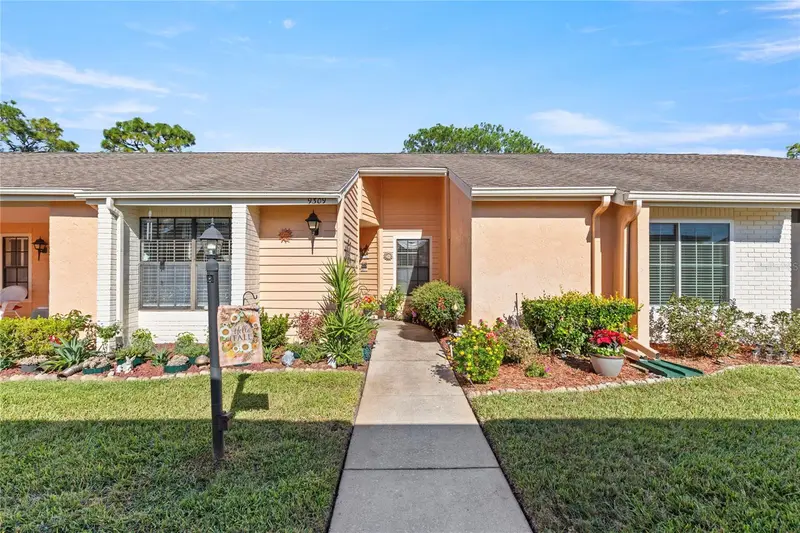 9309 Trowbridge Ct, FL