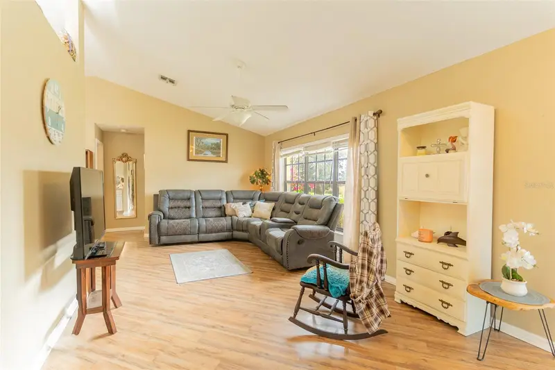 17 Notre Dame St, FL