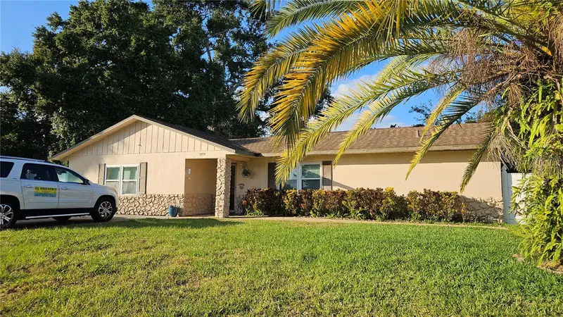1099 Kingswood Way, FL