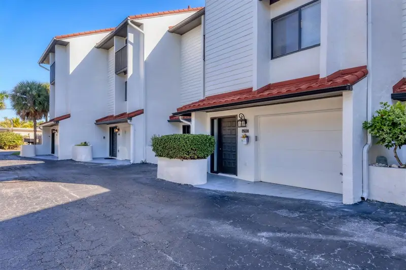 6790 Sarasea Cir #6790, FL