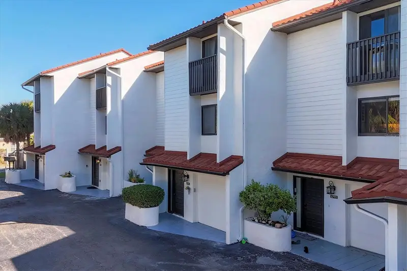 6790 Sarasea Cir #6790, FL