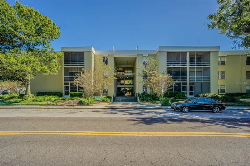 2302 S Manhattan Ave #219, FL