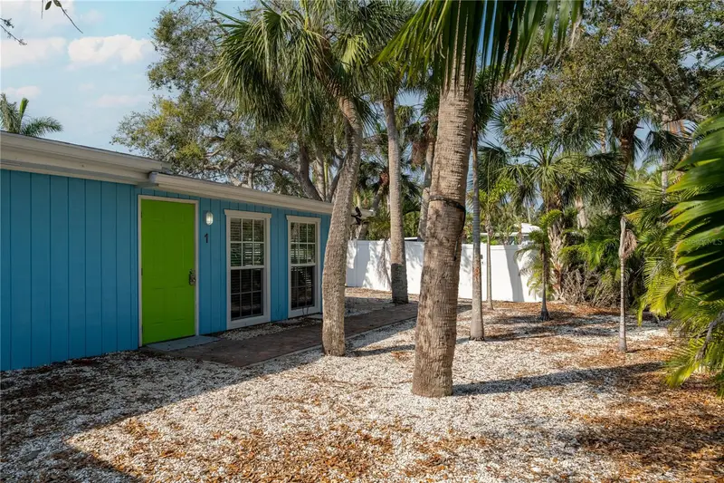 604 Avenida De Mayo, FL
