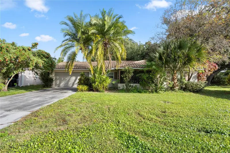 10105 Crown Court, FL