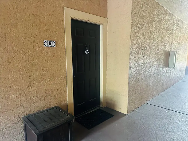 5560 Metrowest Blvd #101, FL