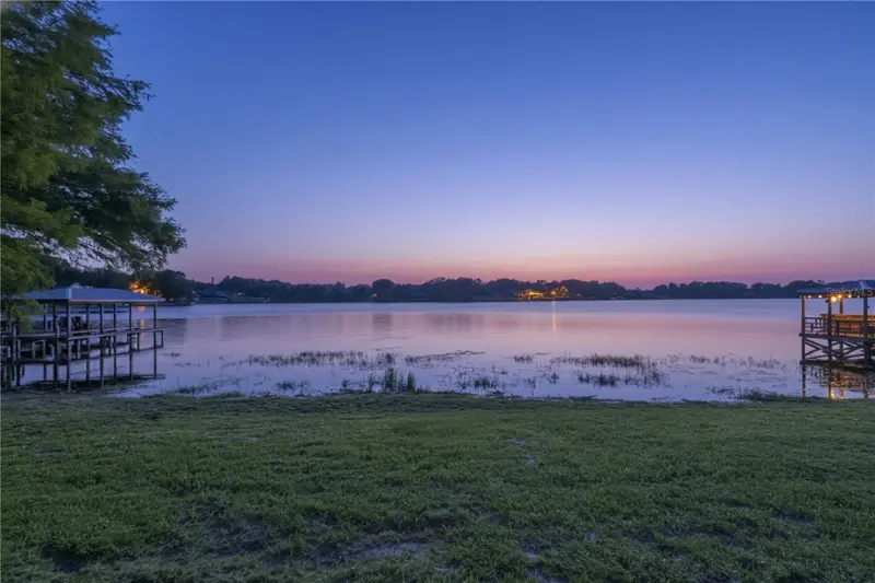 E Crooked Lake Dr, FL