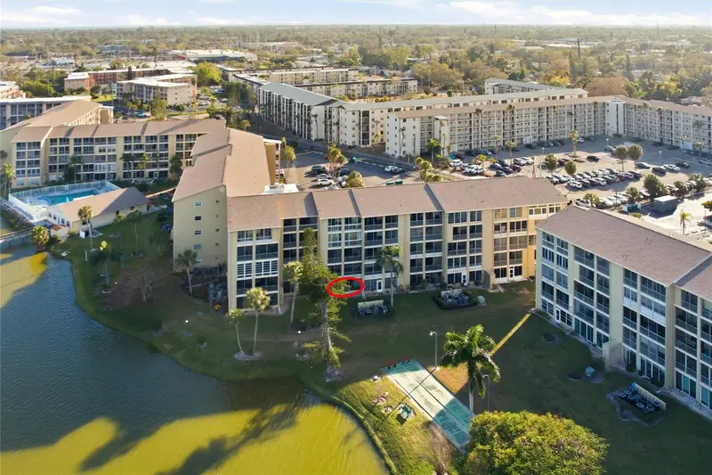 3531 Lake Bayshore Dr #J106, FL
