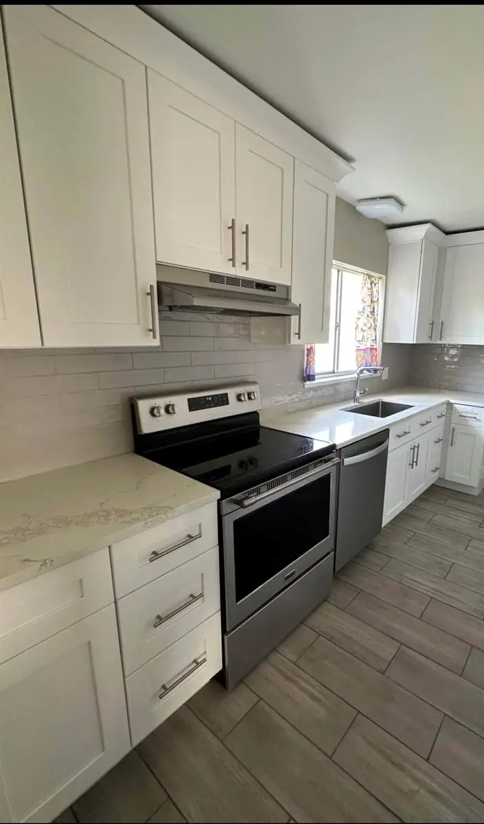960 Apollo Beach Blvd #102, FL