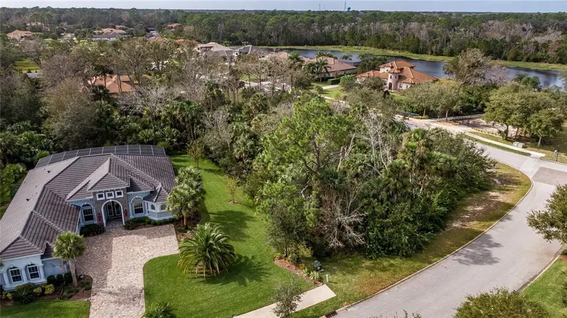 2 Blue Oak Ln, FL