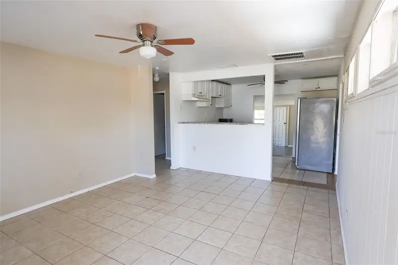 1950 E Valencia Dr, FL