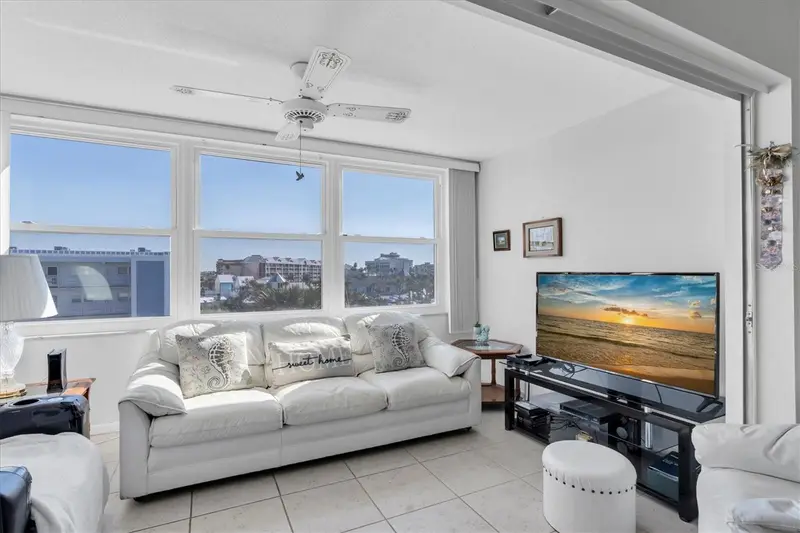 5575 Gulf Blvd #424, FL