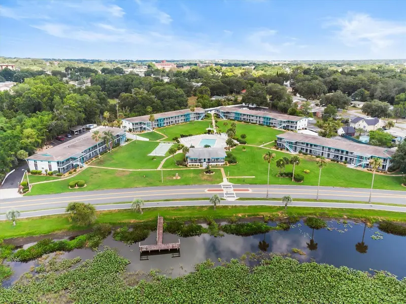 1600 W Lake Parker Dr #D5, FL
