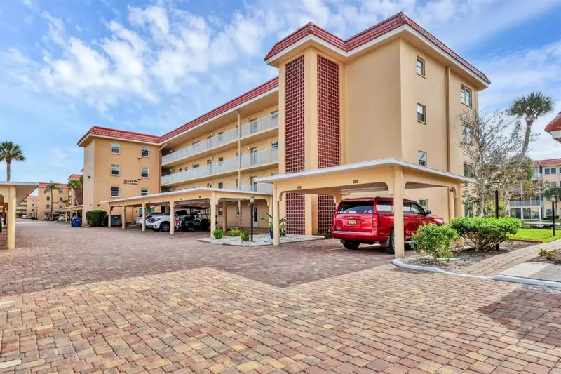1250 N Portofino Dr #303, FL