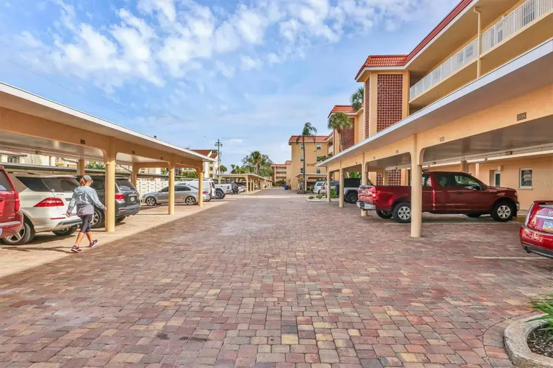 1250 N Portofino Dr #303, FL