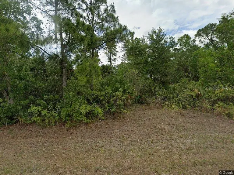 3203 E 8th St, FL