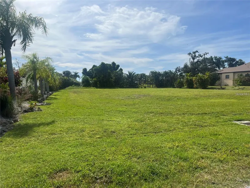 315 Capstan Dr, FL