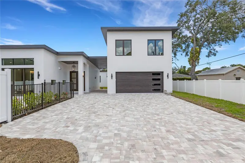 2079 Hibiscus St, FL