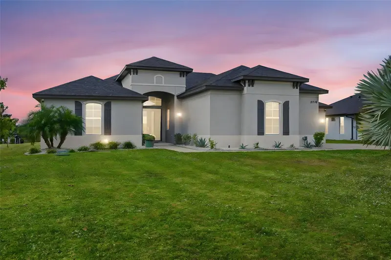 5218 Lake Venice Dr, FL