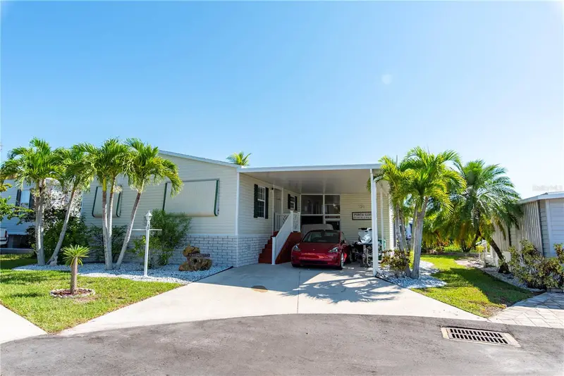 15 Rotterdam Dr, FL