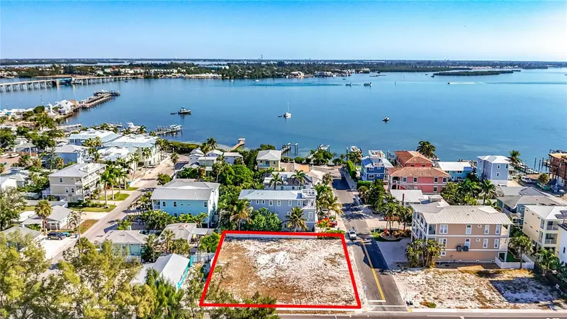 403 Gulf Dr S, FL