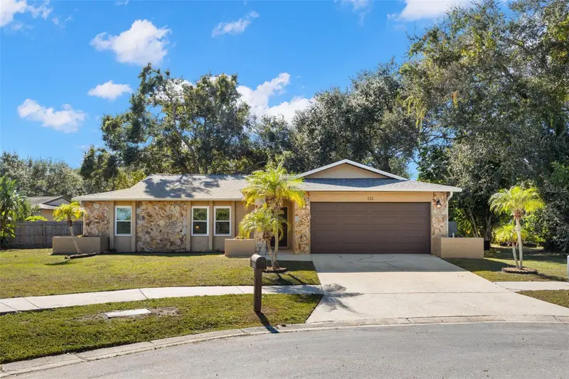112 Meadowcross Dr, FL