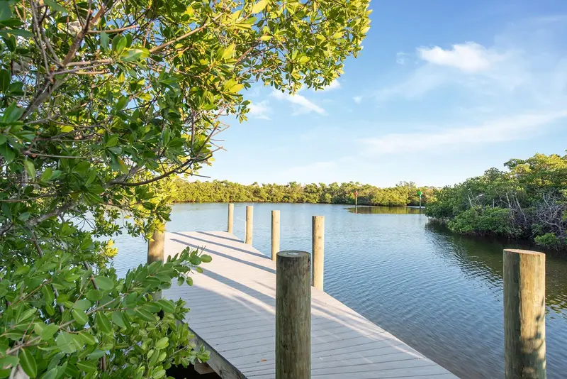 300 E Bay Heights Ave, FL