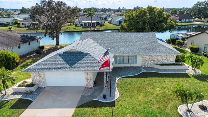 2016 E View Dr, FL