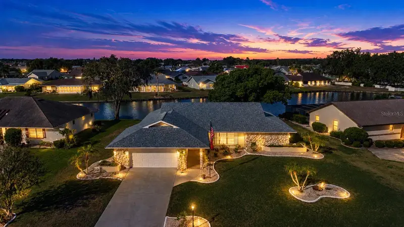 2016 E View Dr, FL