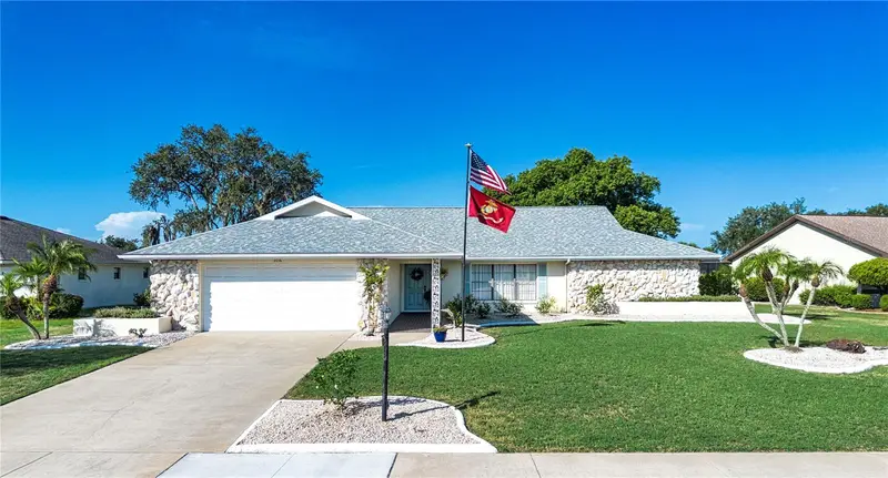 2016 E View Dr, FL