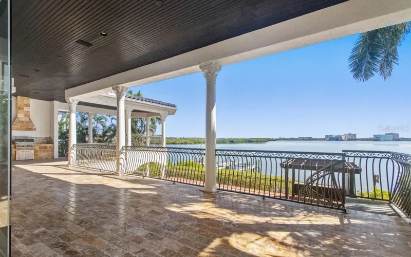 4107 Causeway Vista Dr, FL