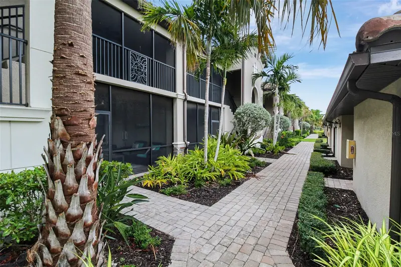 5517 Palmer Cir #105, FL