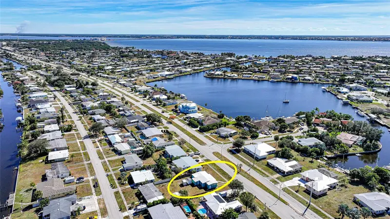 21470 Edgewater Dr, FL