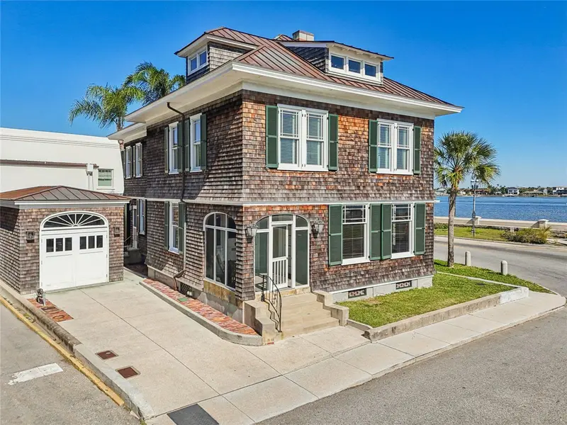 178 Avenida Menendez, FL