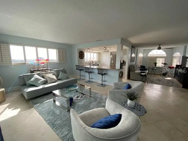 610 Island Way #608, FL