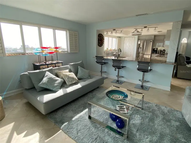 610 Island Way #608, FL