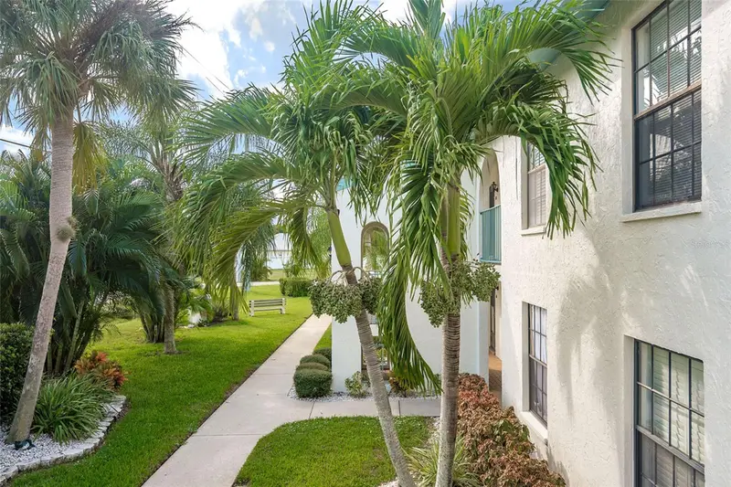 1730 Manasota Beach Rd #207, FL