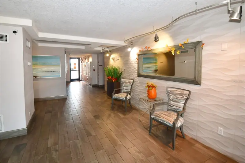 51 Island Way #909, FL