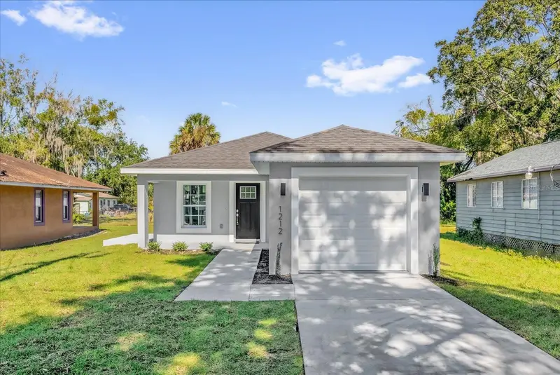 1212 W 16th St, FL