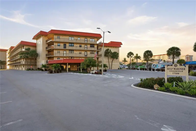 17580 Gulf Blvd #302, FL