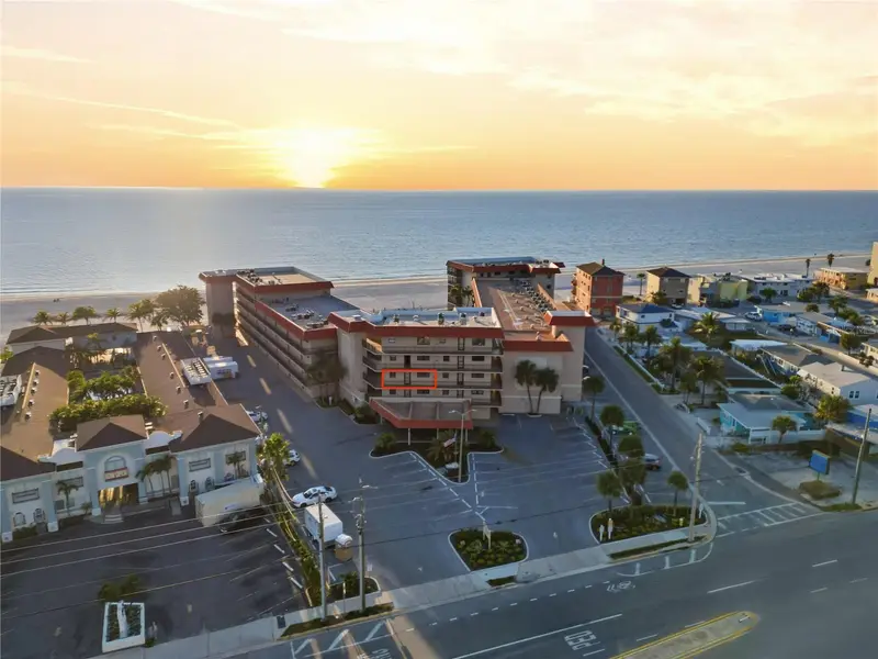 17580 Gulf Blvd #302, FL