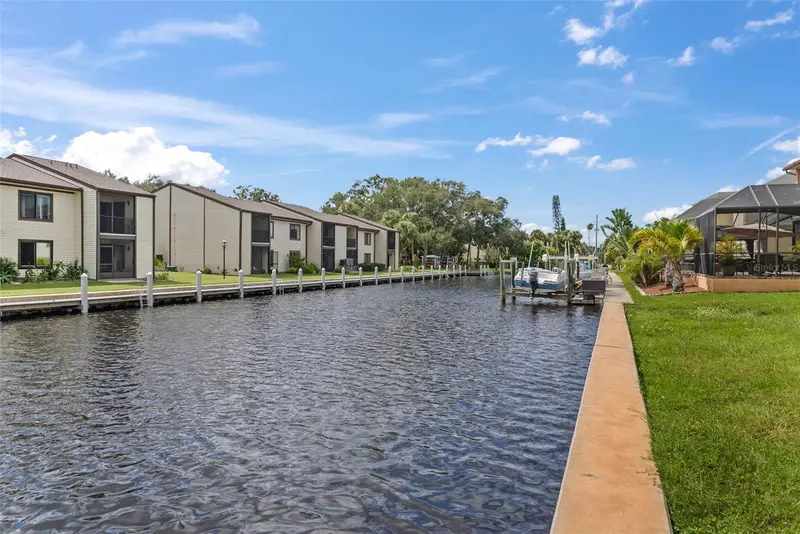 316 Manatee Ln, FL