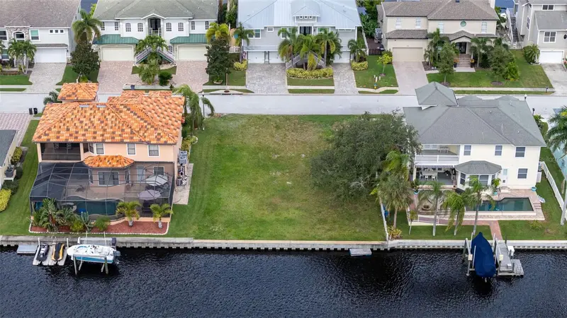 316 Manatee Ln, FL