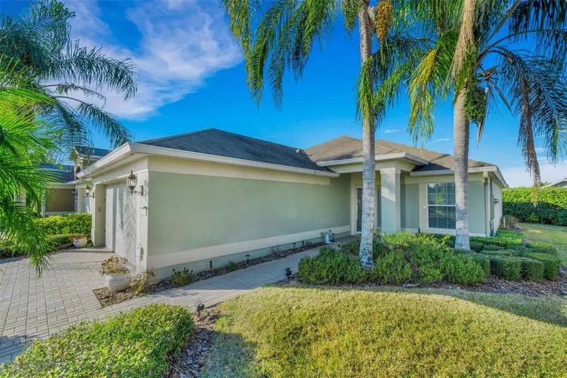536 Arena Dr, FL