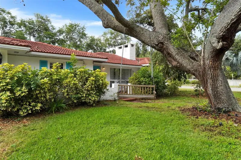 7716 Dartmouth Ave N, FL