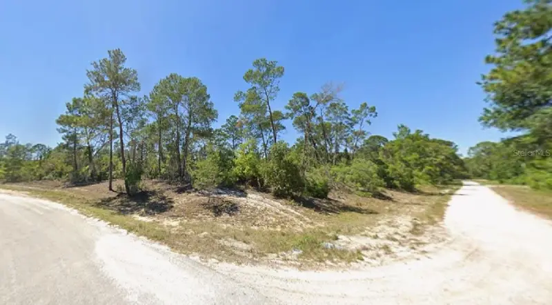 512 House Sparrow Dr, FL