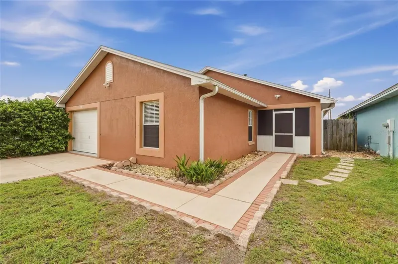 511 Marcia Loop, FL