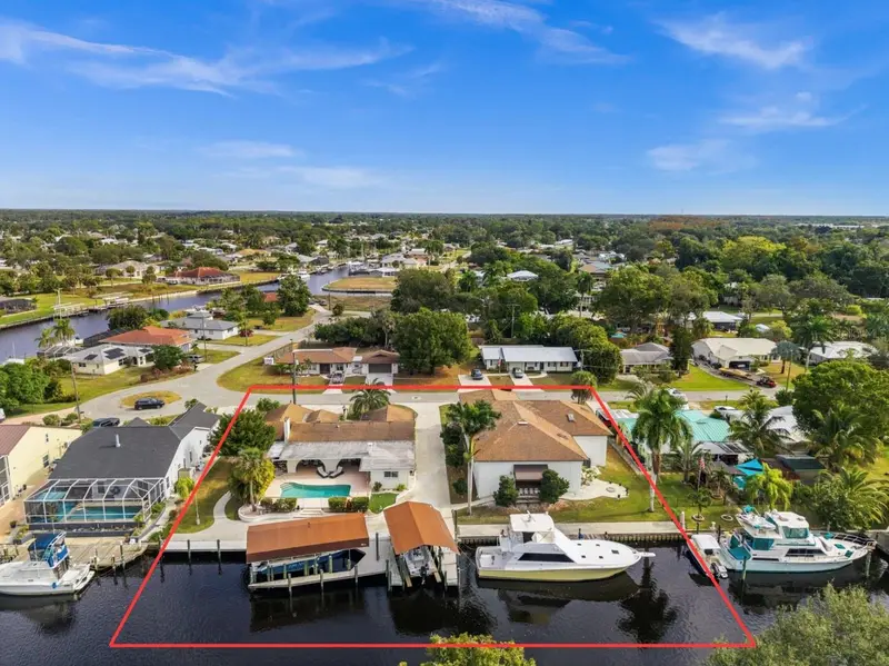 2129 W Tobago Cir, FL